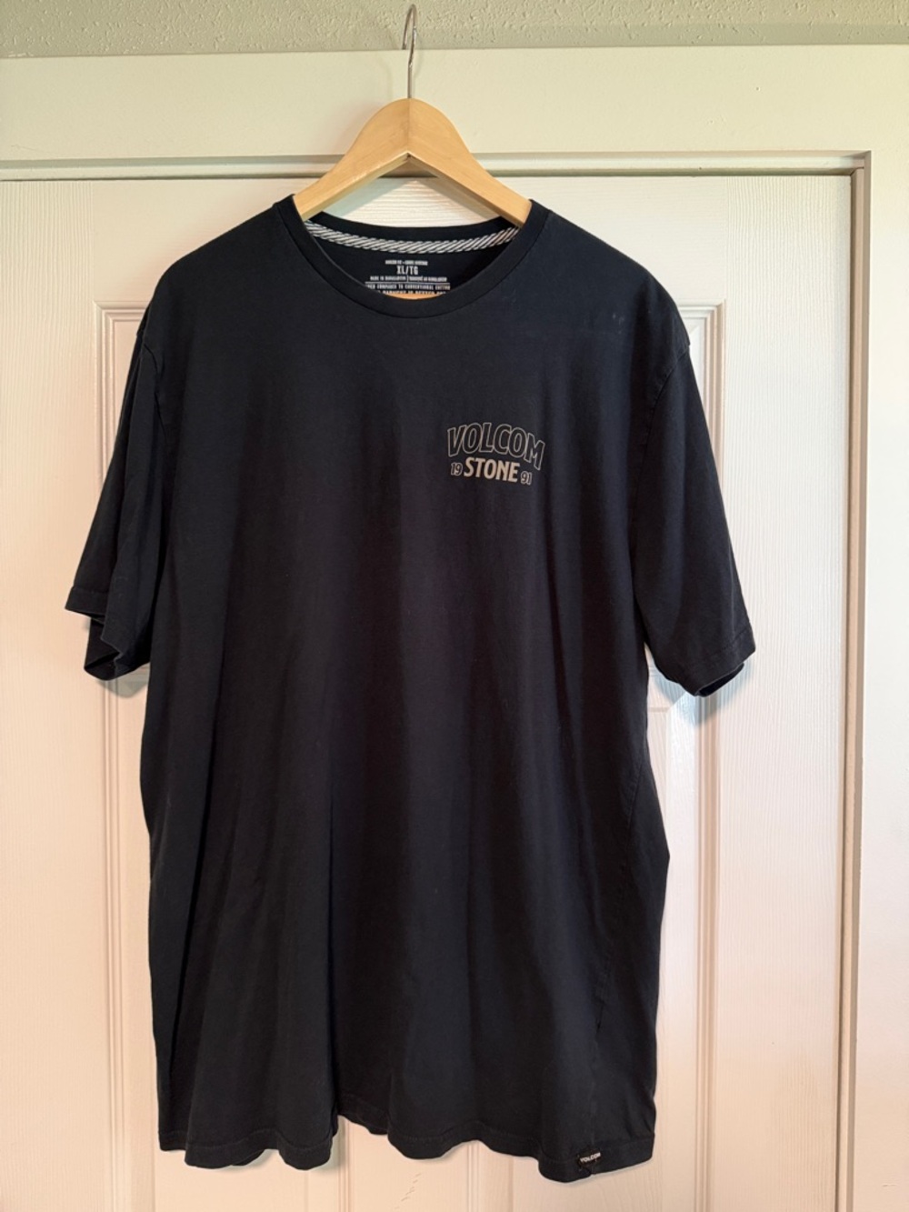 Volcom Black Men's Short-Sleeve Logo Tee